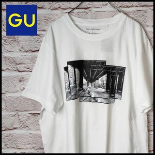 ジーユー(GU)のGU　ジーユー　　　トップス　Tシャツ　TOKYO STREET VlEW(Tシャツ/カットソー(半袖/袖なし))