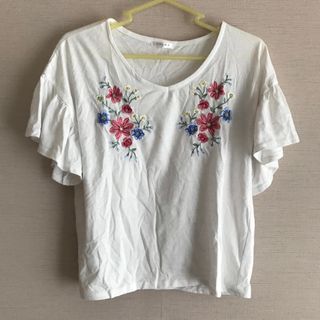 ハニーズ(HONEYS)の◎お花刺繍◎ Tシャツ 【B】 ホワイト(Tシャツ(半袖/袖なし))