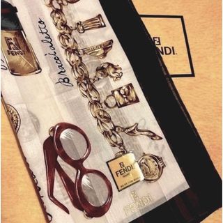 フェンディ(FENDI)のChance‼️ フェンディ  ハンカチスカーフ大判　憧れの代表作の中の1枚(ハンカチ)