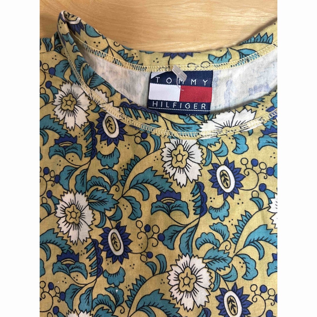 TOMMY HILFIGER(トミーヒルフィガー)のTOMMY HILFIGER  トミーヒルフィガー　Tシャツ　訳あり レディースのトップス(Tシャツ(半袖/袖なし))の商品写真