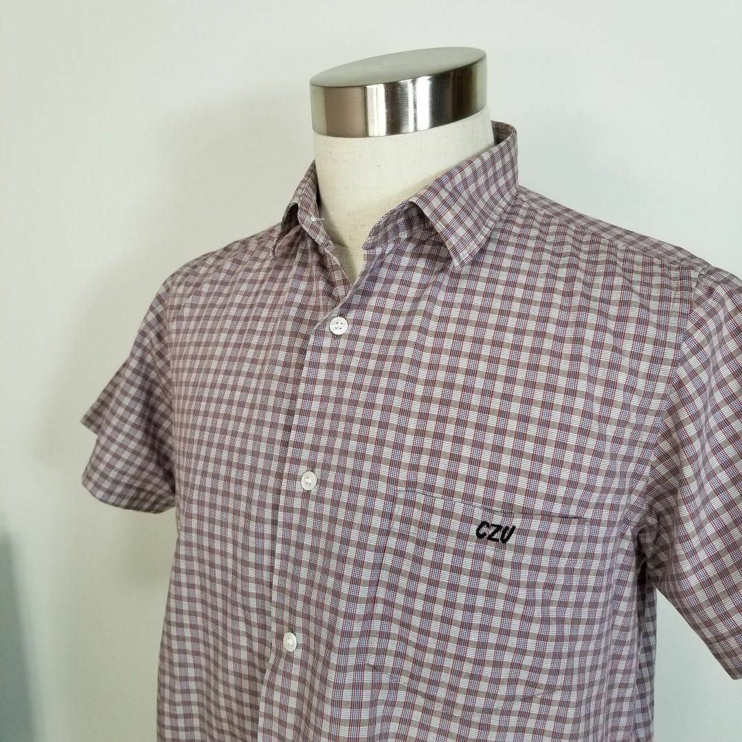 CABANE de ZUCCa(カバンドズッカ)のカバンドズッカ半袖チェック柄コットンシャツ赤系メンズMワンポイント刺繍 メンズのトップス(シャツ)の商品写真