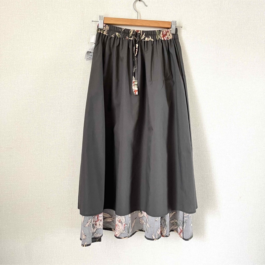 URBAN RESEARCH DOORS(アーバンリサーチドアーズ)の【新品】URBANRESEARCH DOORS 花柄 ロングフレアスカート レディースのスカート(ロングスカート)の商品写真