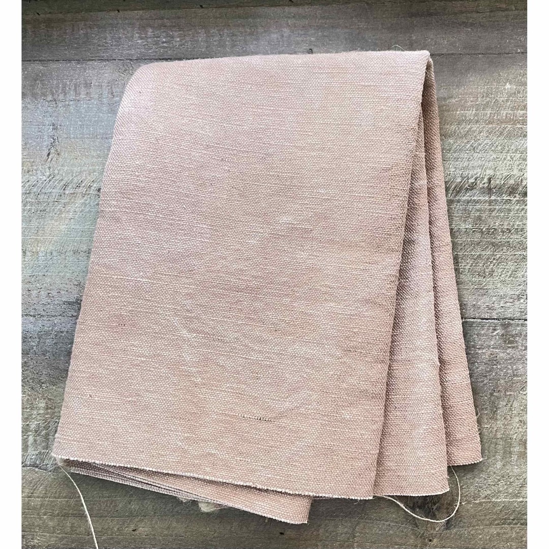 麻帆布　サーモンピンク　93×50センチ　ハギレ ハンドメイドの素材/材料(生地/糸)の商品写真