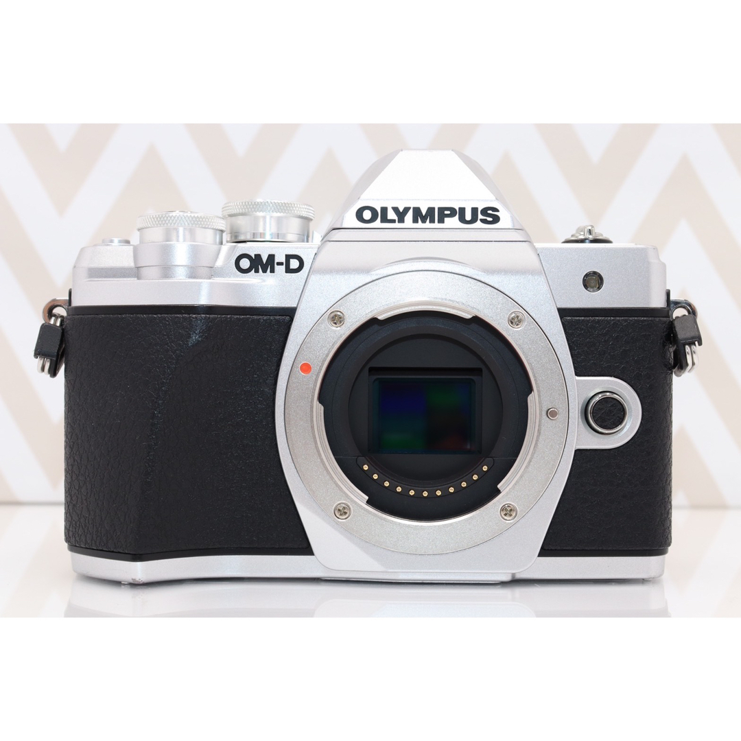 OLYMPUS - ⭐️レトロな見た目と超高性能⭐️OM-D E-M10 MarkIII⭐️の