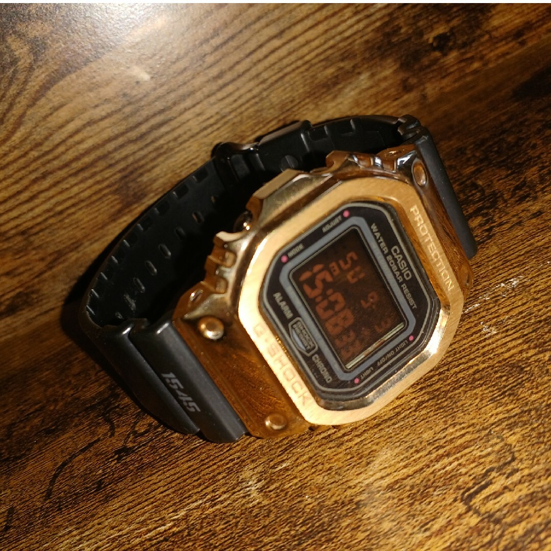 G-SHOCK(ジーショック)のカシオ G-SHOCK DW-5600 カスタム レッドアイ ピンクゴールド メンズの時計(腕時計(デジタル))の商品写真