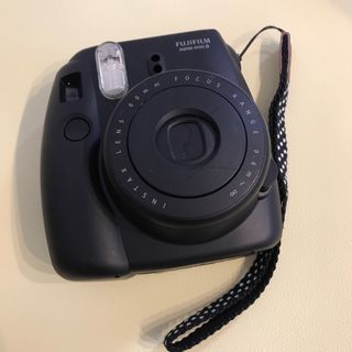 フジフイルム(富士フイルム)のチェキ　instax mini8 BLACK(フィルムカメラ)