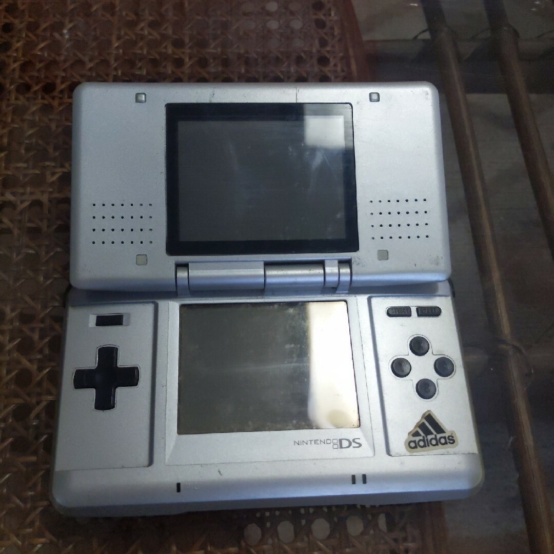 nintendo DS エンタメ/ホビーのゲームソフト/ゲーム機本体(携帯用ゲーム機本体)の商品写真