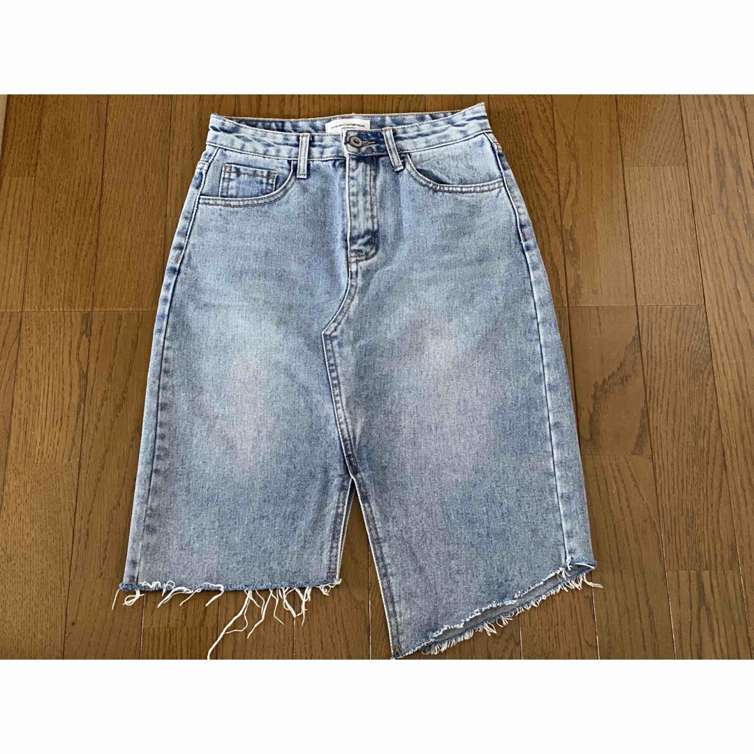 room306 CONTEMPORARY(ルームサンマルロクコンテンポラリー)のroom306 美品Light Wash Denim Skirt デニムスカート レディースのスカート(ひざ丈スカート)の商品写真