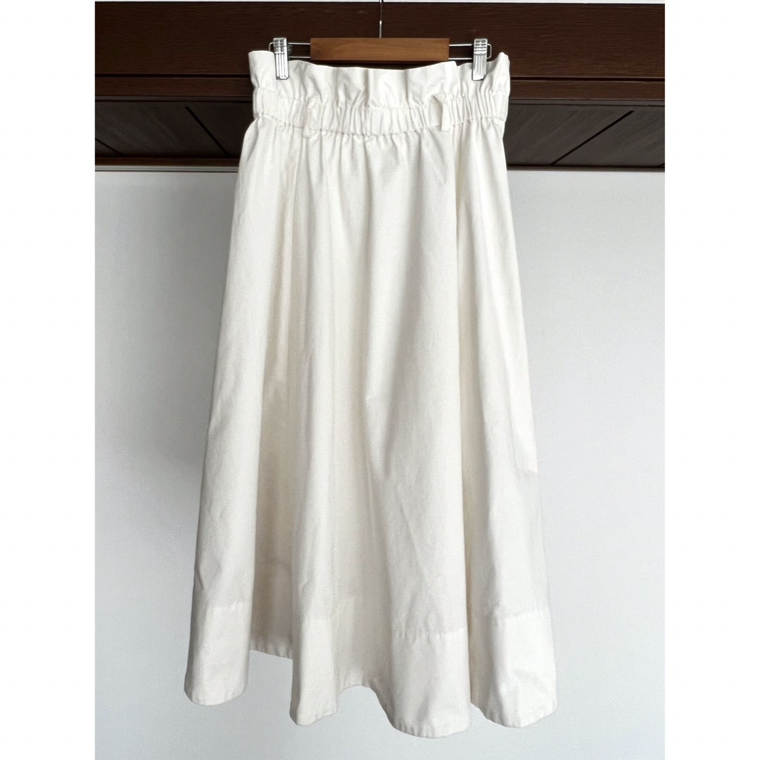 H&M(エイチアンドエム)のH&M ベルト付きスカート　ホワイト レディースのスカート(ロングスカート)の商品写真