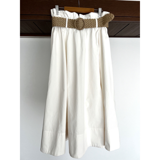 エイチアンドエム(H&M)のH&M ベルト付きスカート　ホワイト(ロングスカート)