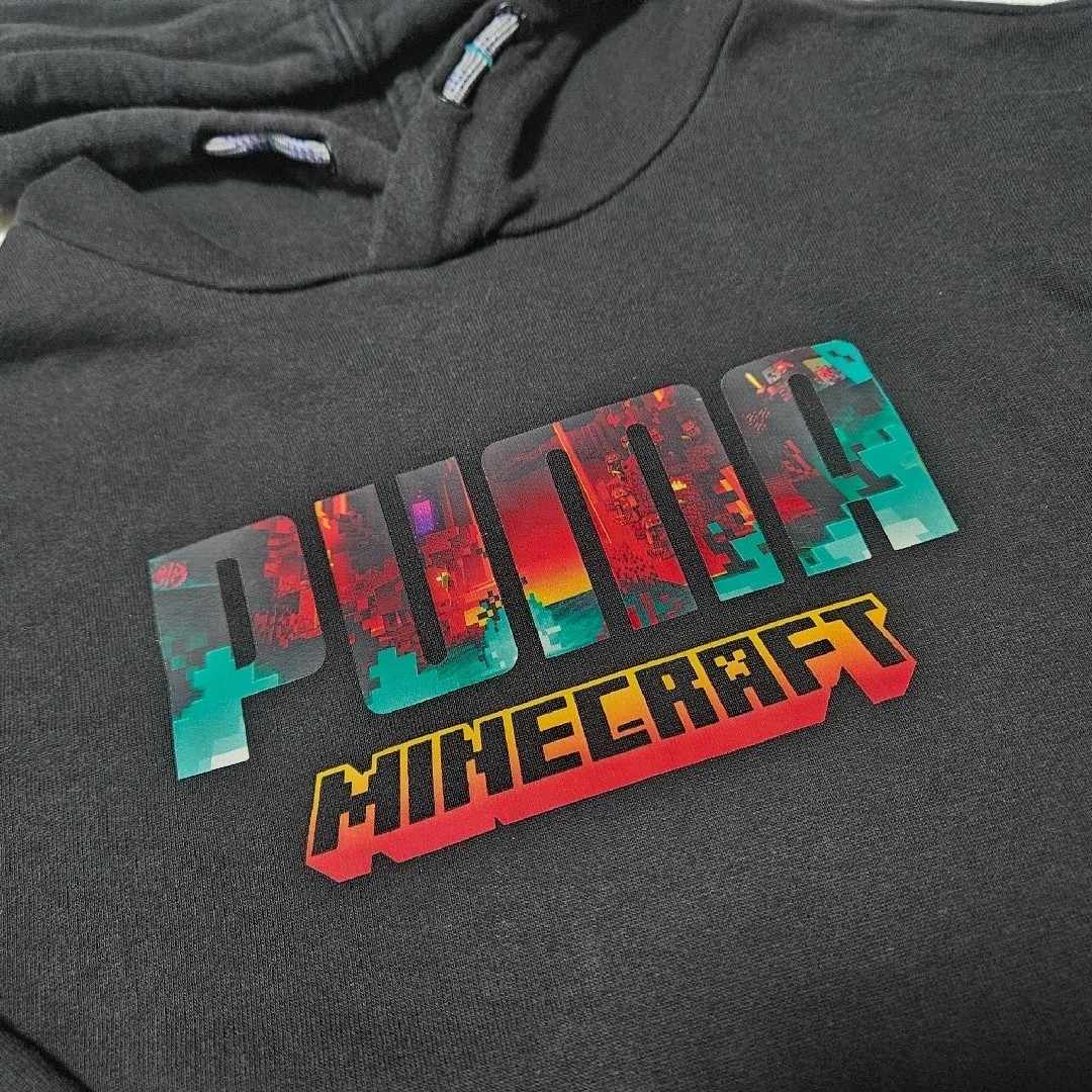 PUMA(プーマ)のプーマ×マインクラフト　フーディパーカー キッズ/ベビー/マタニティのキッズ服男の子用(90cm~)(Tシャツ/カットソー)の商品写真