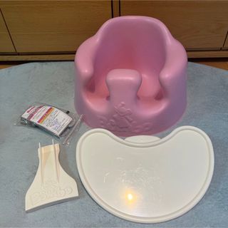 バンボ(Bumbo)のバンボ　さくらピンク　テーブル付き　ベルト付き(その他)