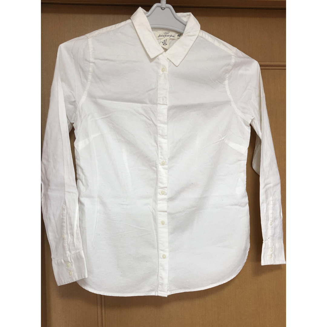 H&M(エイチアンドエム)の白のシャツ レディースのトップス(シャツ/ブラウス(長袖/七分))の商品写真