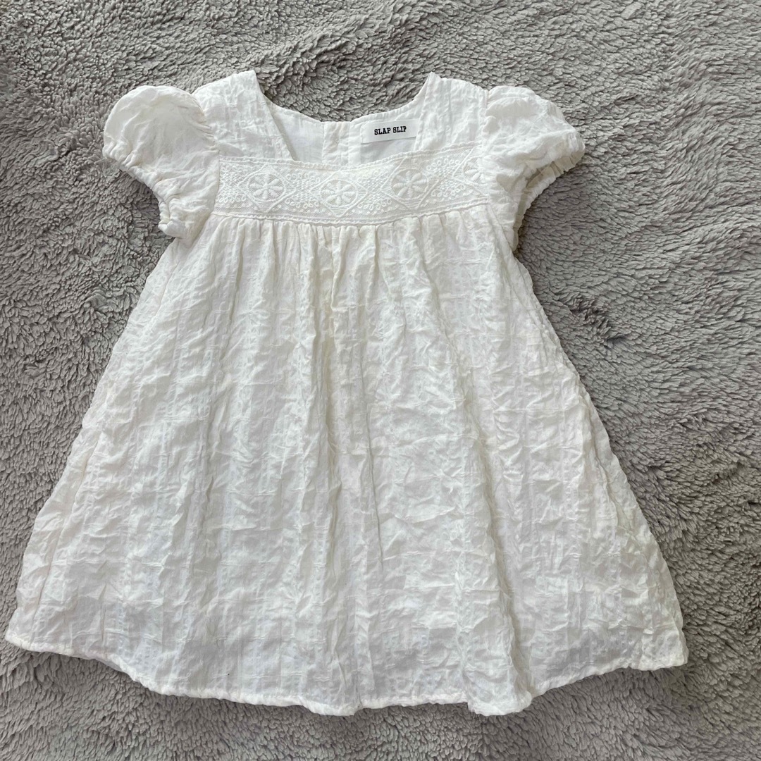 90 美品　SLAP SLIP パフスリーブワンピース キッズ/ベビー/マタニティのキッズ服女の子用(90cm~)(ワンピース)の商品写真