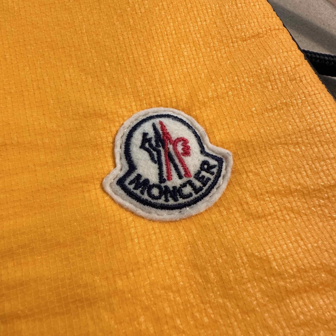 MONCLER ミニショルダーバッグ スマートフォンケース フォンホルダー
