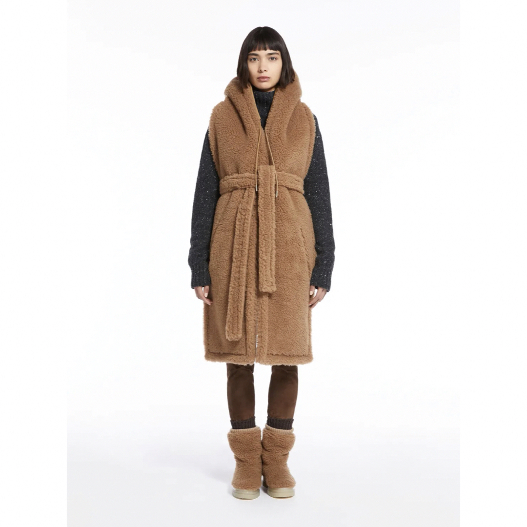 Max Mara(マックスマーラ)のMax Mara テディベア フード ストール 2022AW レディースのジャケット/アウター(毛皮/ファーコート)の商品写真