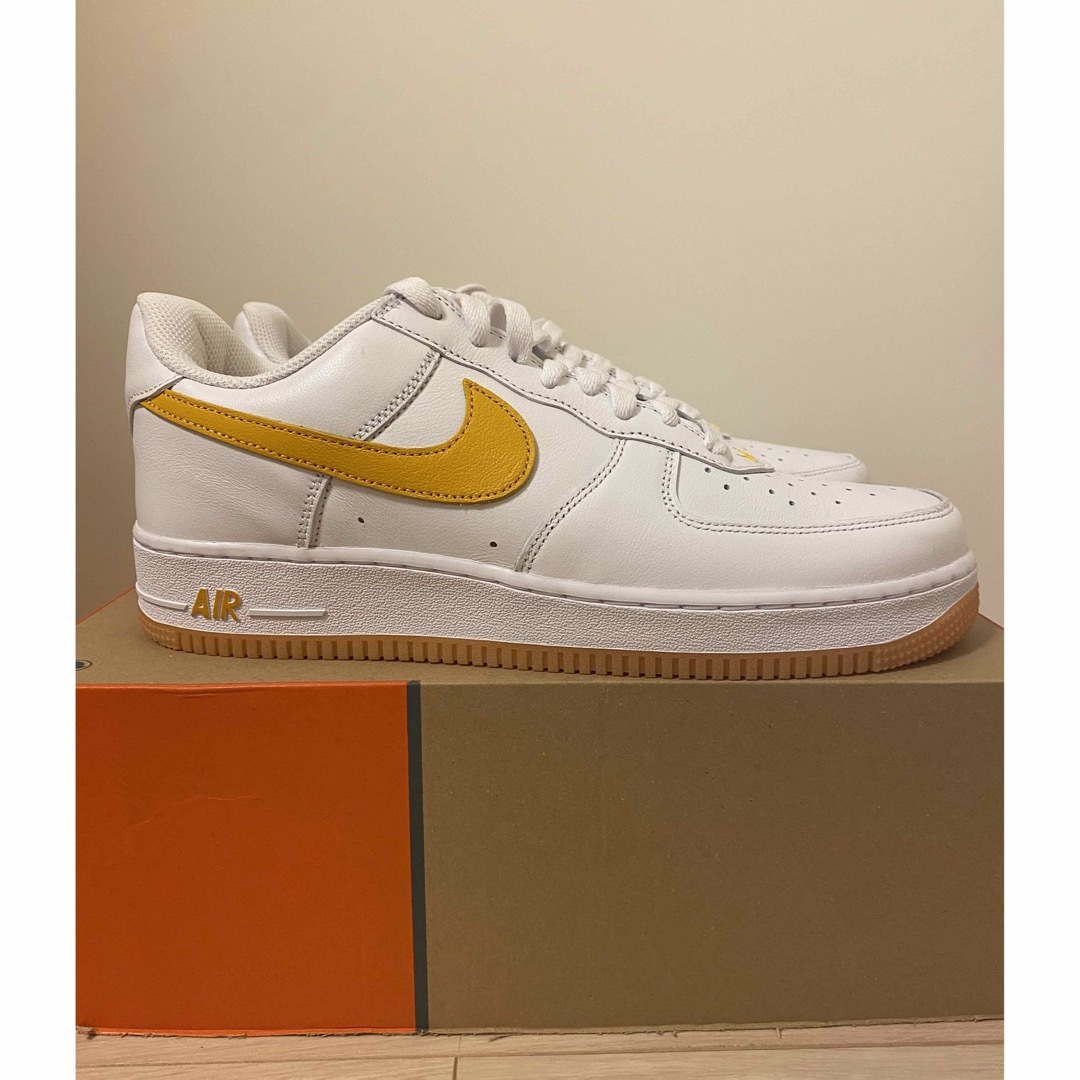 NIKE AIR FORCE 1 RETRO QS UNIVERCITYGOLD