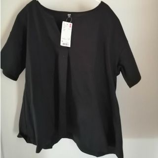 ユニクロ(UNIQLO)の[新品]タグ付ユニクロマーセライズコットンキーネックTブラックレディース　М(カットソー(半袖/袖なし))