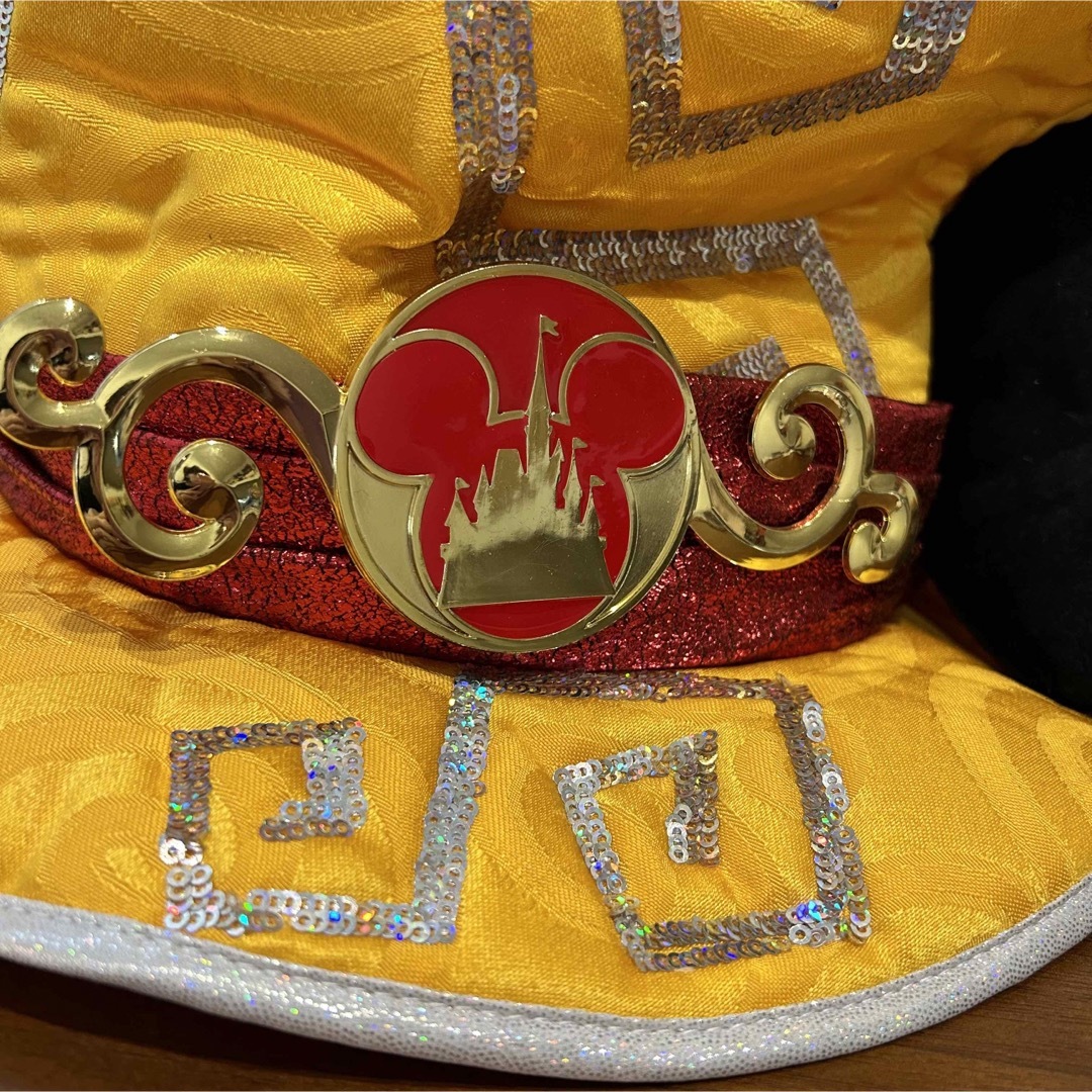 Disney(ディズニー)の●ディズニー 30周年 ミッキー 金コス ハット ファンキャップ 帽子 エンタメ/ホビーのおもちゃ/ぬいぐるみ(ぬいぐるみ)の商品写真
