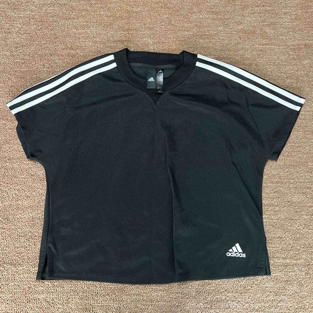 adidas(アディダス)のadidas  tシャツ レディースのトップス(Tシャツ(半袖/袖なし))の商品写真