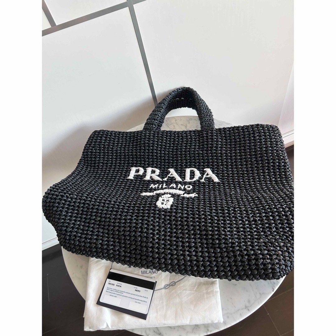 PRADA(プラダ)のプラダ　ラフィア　トートバッグ　定価280500円 レディースのバッグ(トートバッグ)の商品写真