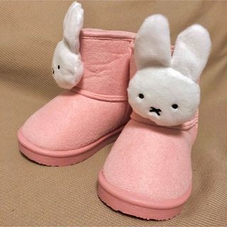 ミッフィー(miffy)の新品　ミッフィー　ムートンブーツ　15cm  ピンク　ぬいぐるみ　冬物　防寒(ぬいぐるみ)