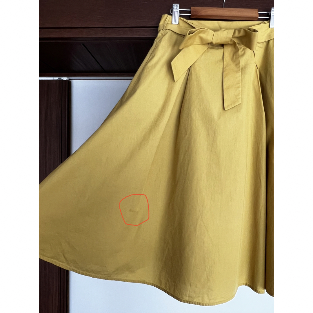 Simplicite(シンプリシテェ)のリボン付きスカート　マスタード　イエロー レディースのスカート(ひざ丈スカート)の商品写真