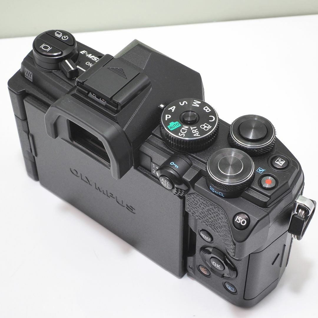 OLYMPUS(オリンパス)のシャッター数2600回 OM-D E-M5 MarkⅢ ボディ ブラック スマホ/家電/カメラのカメラ(ミラーレス一眼)の商品写真