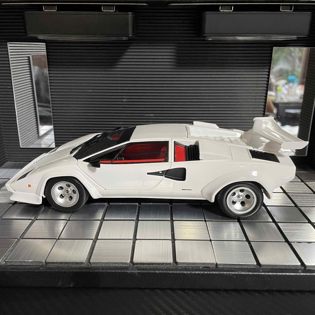 新品未展示品 京商1/18ランボルギーニ カウンタックLP500S ホワイト-