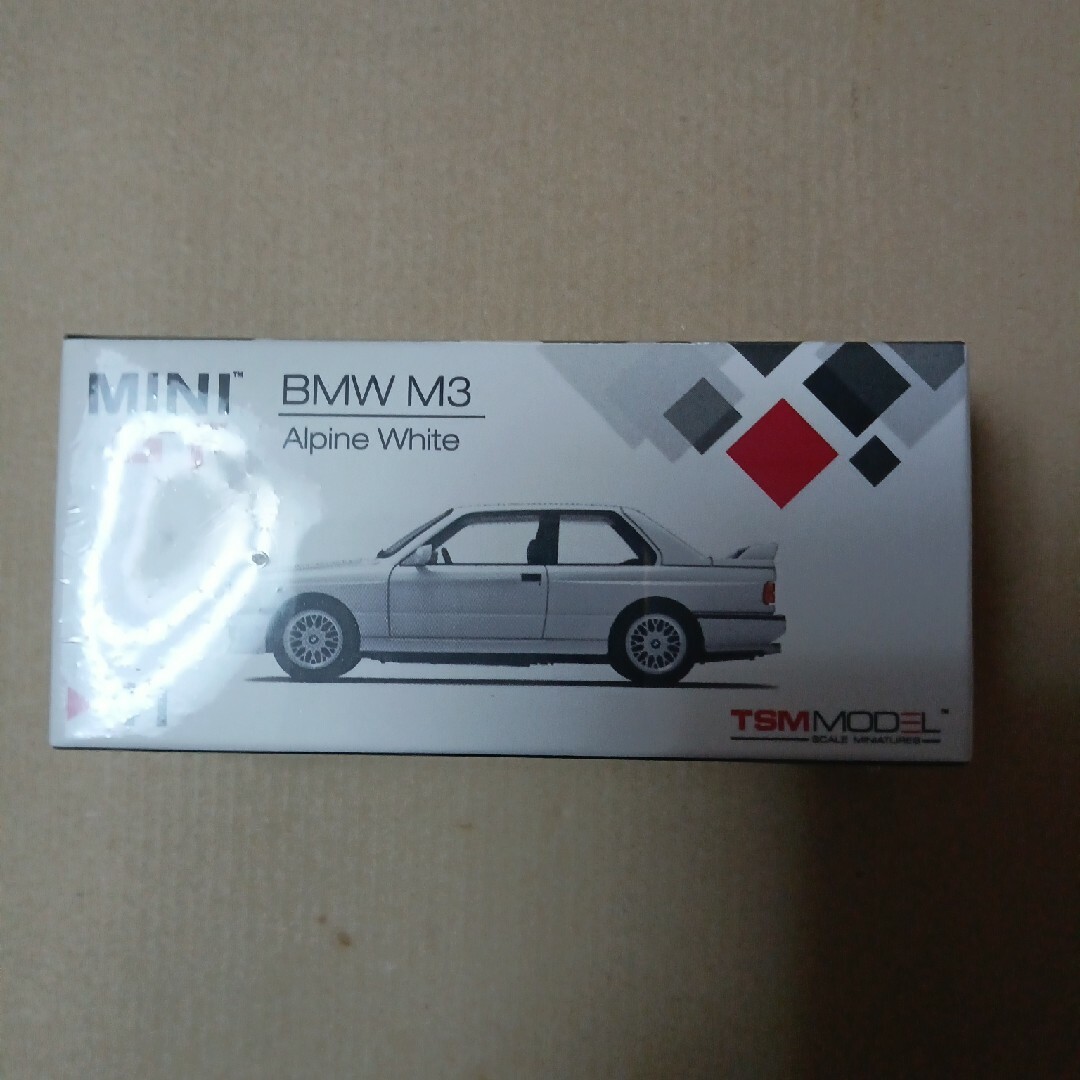 BMW M3 （E30） アルピンホワイト （右ハンドル） （1/64スケールおもちゃ/ぬいぐるみ