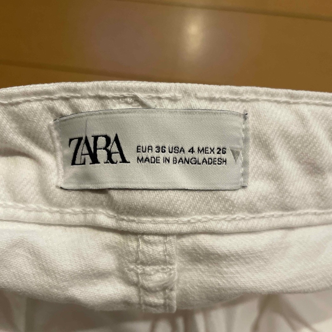 ZARA(ザラ)のZARA ホワイトワイドデニム レディースのパンツ(デニム/ジーンズ)の商品写真