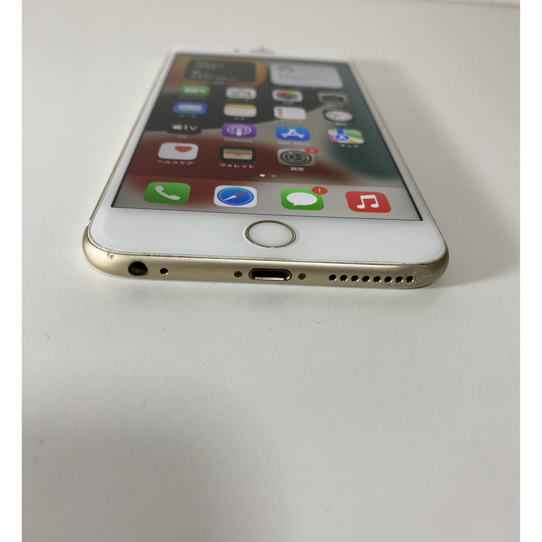 iPhone(アイフォーン)のiPhone6s plus 128GB au simフリー 中古  スマホ/家電/カメラのスマートフォン/携帯電話(スマートフォン本体)の商品写真