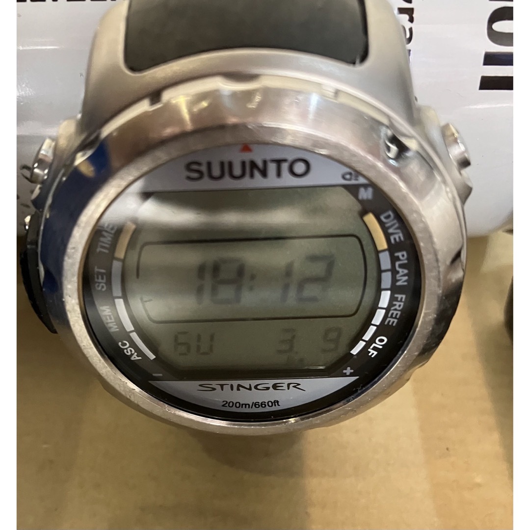 SUUNTO(スント)のsuunto spider ダイビングコンピュータ 中古 やや傷有 スポーツ/アウトドアのスポーツ/アウトドア その他(マリン/スイミング)の商品写真