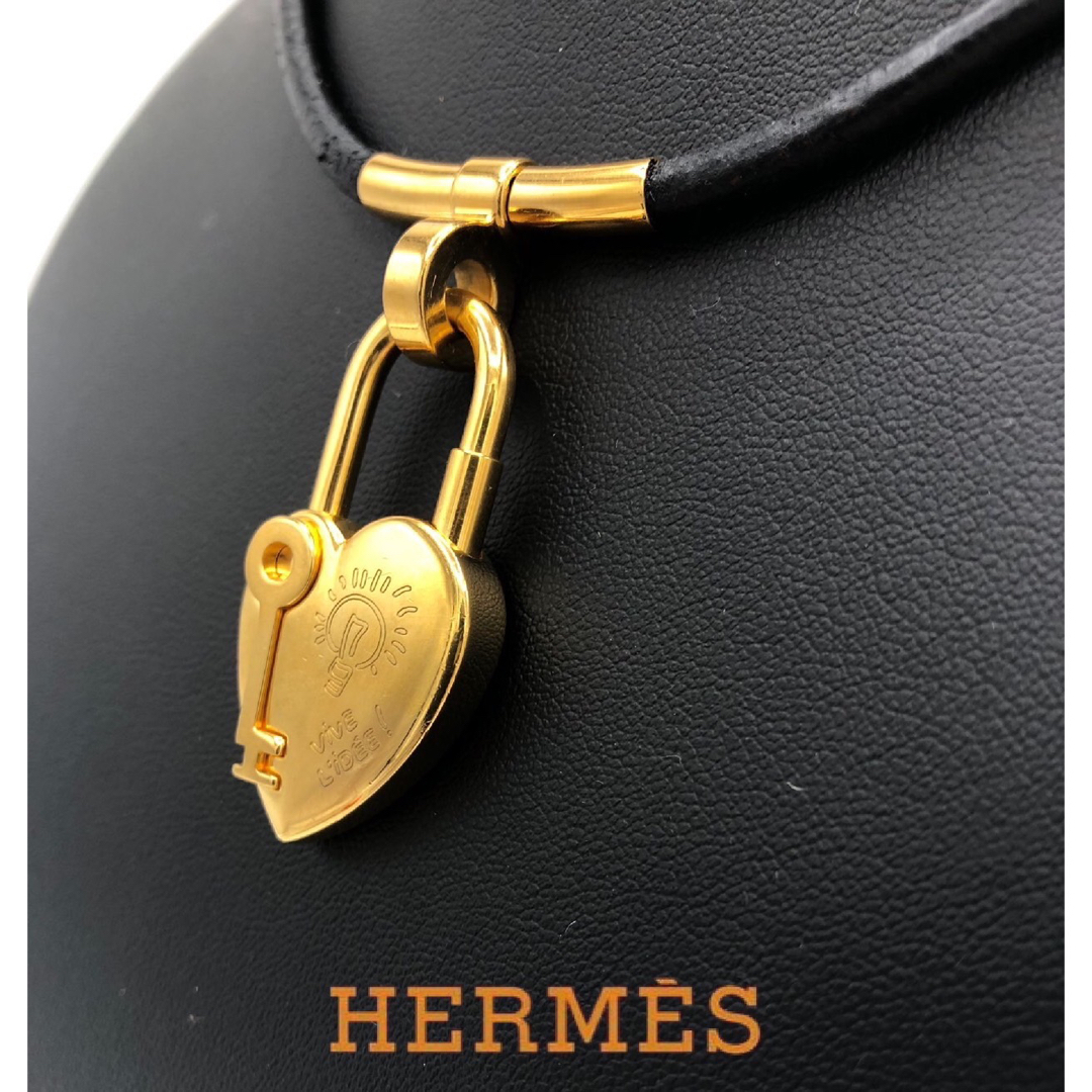 アクセサリーHERMES チャーム カデナ ハート ペンダントトップ 2004 限定品