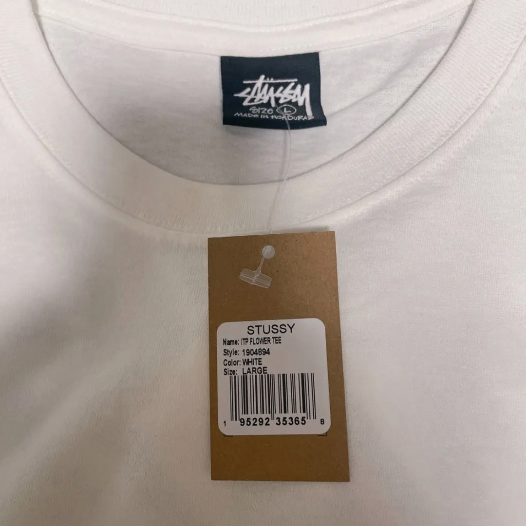 STUSSY(ステューシー)の正規品　ステューシー　花柄　Tシャツ メンズのトップス(Tシャツ/カットソー(半袖/袖なし))の商品写真