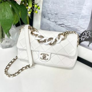 超希少✨CHANEL マトラッセ　チェーンショルダー　ターンロック　ホワイト