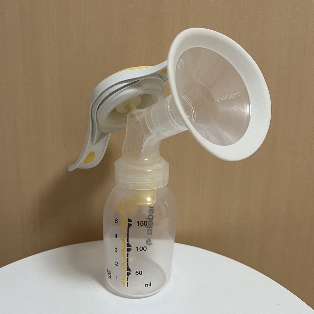 medela(メデラ)のmedela メデラ 搾乳器 手動 キッズ/ベビー/マタニティのマタニティ(その他)の商品写真