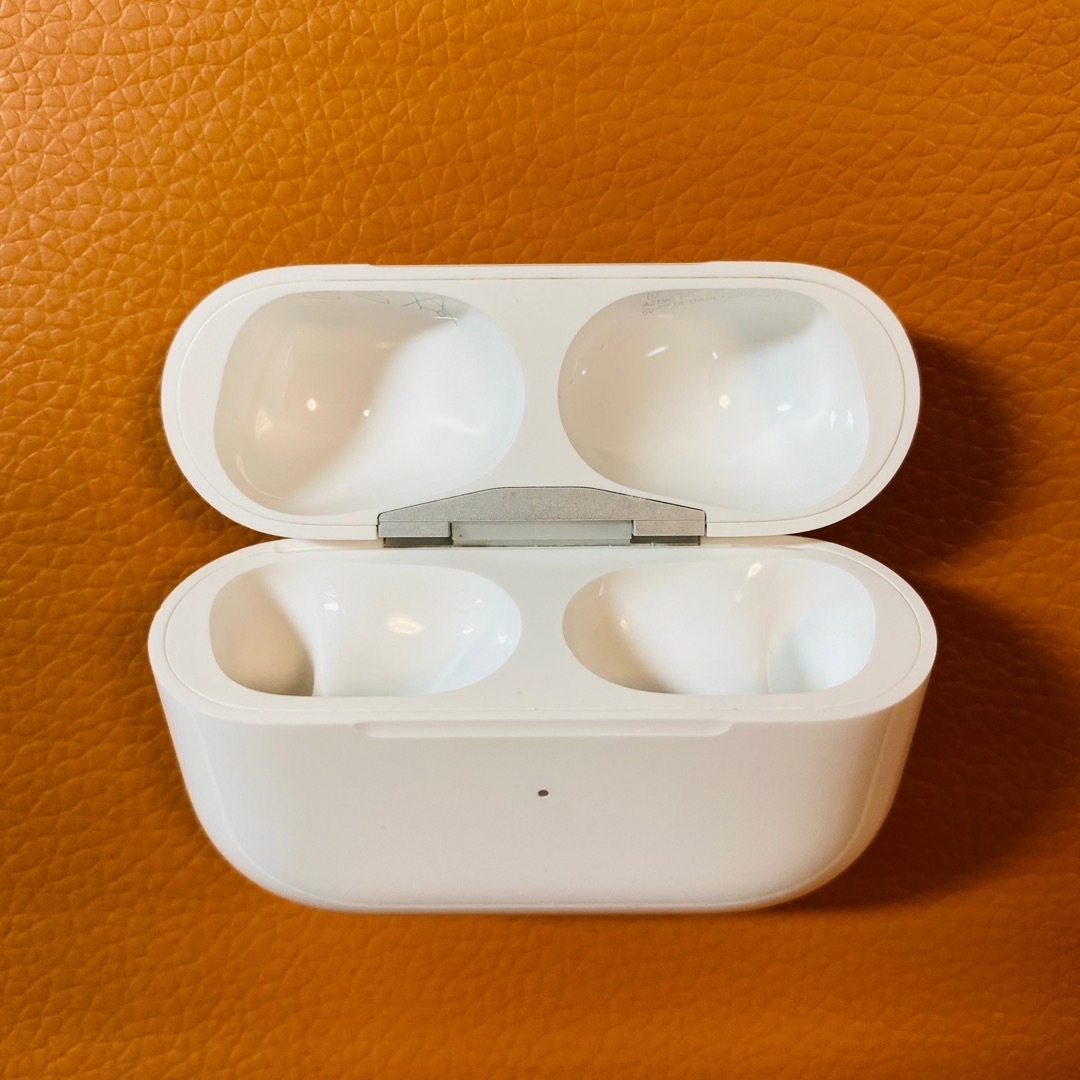 AirPods Pro 本体＋充電ケース