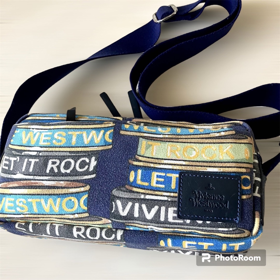 Vivienne Westwood(ヴィヴィアンウエストウッド)の美品✨ヴィヴィアンウエストウッド ボティバッグ 総柄　ブランドロゴ　ショルダー メンズのバッグ(ショルダーバッグ)の商品写真