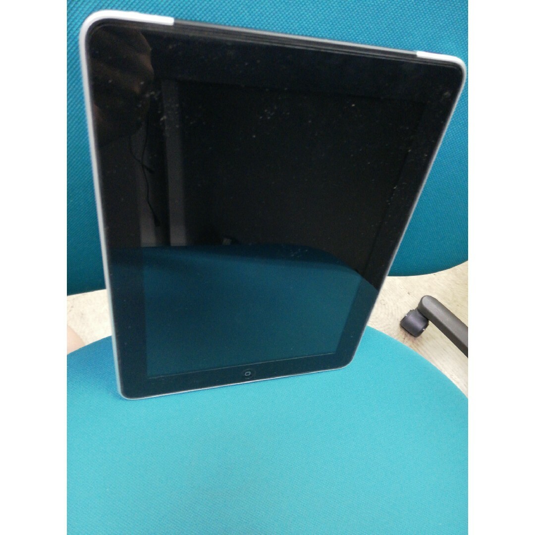 Apple iPad初代　セルラー 64GB 充電器付き スマホ/家電/カメラのPC/タブレット(タブレット)の商品写真