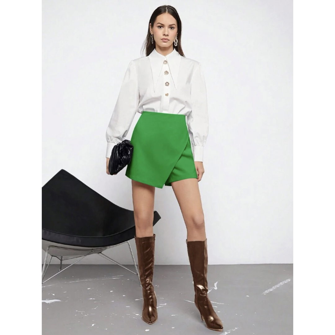 緑　グリーン　スコート　ショートパンツ　ミニスカート レディースのパンツ(ショートパンツ)の商品写真