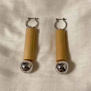 サンタモニカ(Santa Monica)のwood hoop pierce(ピアス)