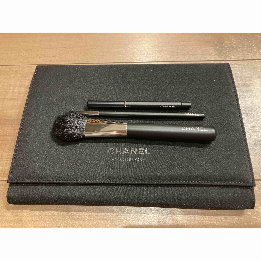 CHANEL(シャネル)のCHANEL メイクブラシセット コスメ/美容のメイク道具/ケアグッズ(チーク/フェイスブラシ)の商品写真