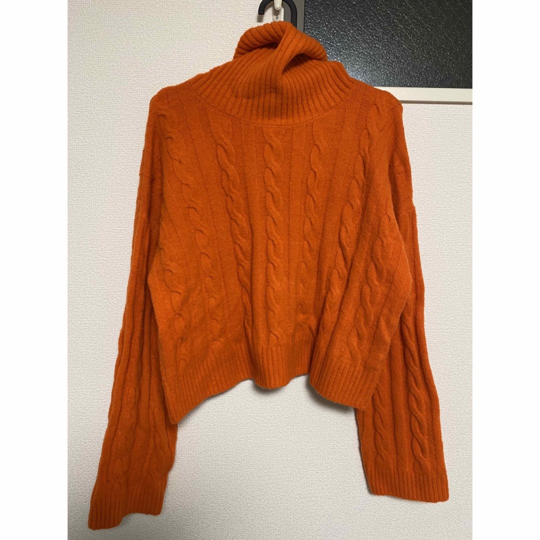 GU(ジーユー)のオレンジ色  Lサイズ ニット GU  レディースのトップス(ニット/セーター)の商品写真