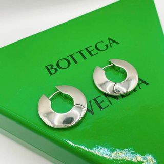 ボッテガヴェネタ(Bottega Veneta)の【新品未使用】BOTTEGA VENETA ピアス　ESSENTIALS(ピアス)