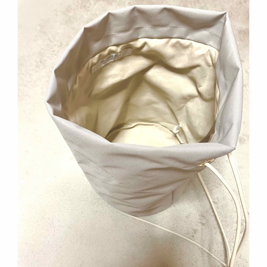 AP STUDIO(エーピーストゥディオ)の【新品】 AP STUDIO SITA PARANTICAドローストリングバッグ レディースのバッグ(ショルダーバッグ)の商品写真