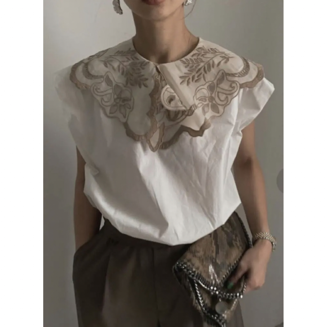 Ameri VINTAGE(アメリヴィンテージ)のAMERI SHEER BIG COLLAR BLOUSE レディースのトップス(シャツ/ブラウス(半袖/袖なし))の商品写真