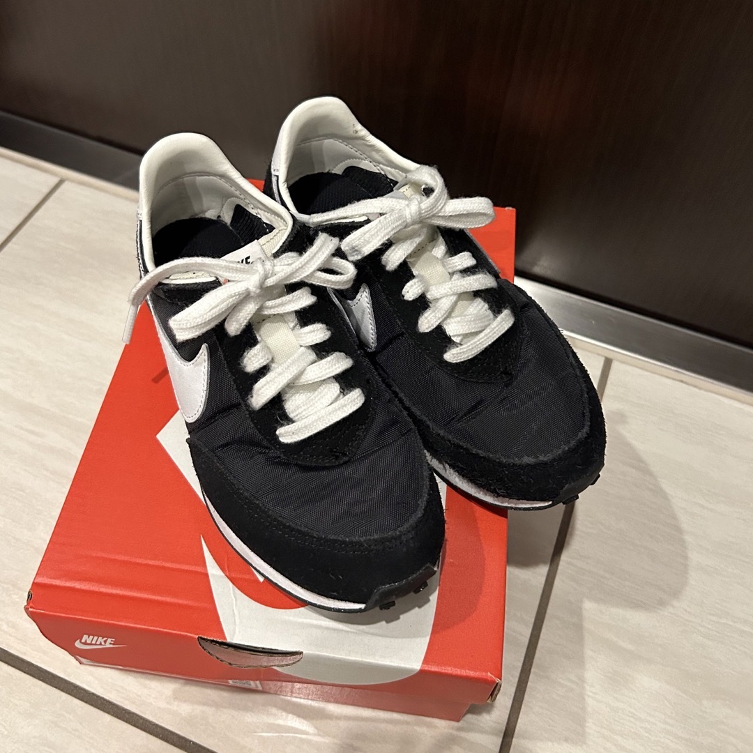 NIKE(ナイキ)のNIKE WAFFLE TRAINER 2   サイズ1Y (20cm) キッズ/ベビー/マタニティのキッズ靴/シューズ(15cm~)(スニーカー)の商品写真