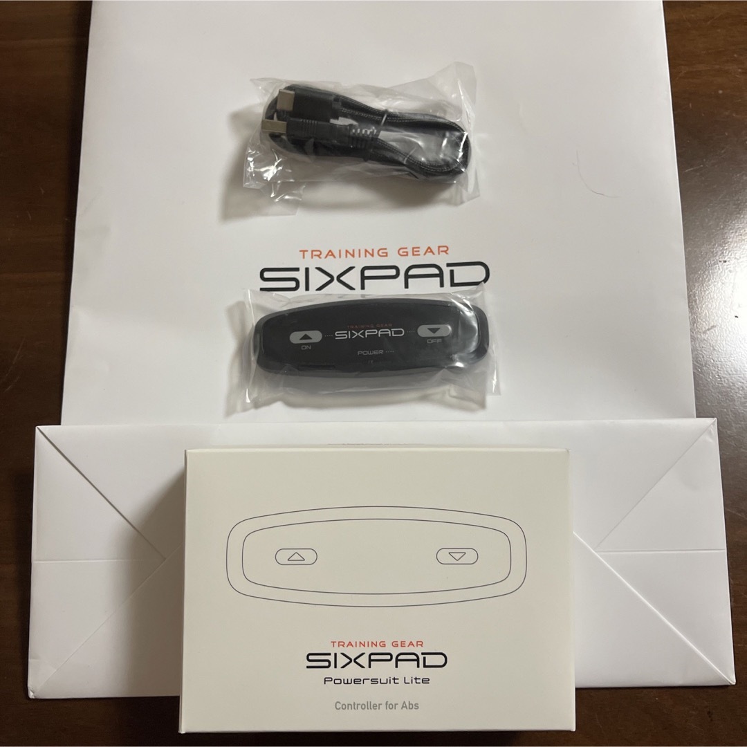 SIXPAD(シックスパッド)のシックスパッド　パワースーツライト　アブズSサイズ スポーツ/アウトドアのトレーニング/エクササイズ(トレーニング用品)の商品写真