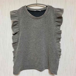 ザラ(ZARA)のZARA フリル　ノースリーブ　トップス(カットソー(半袖/袖なし))